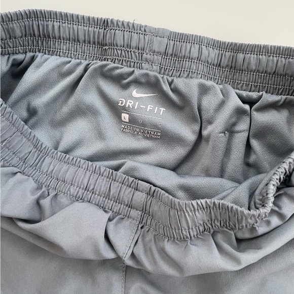 Nike Dri-Fit Girl's Gray Hot Pink Athletic Running Shorts Size Large - Picture 5 of 6